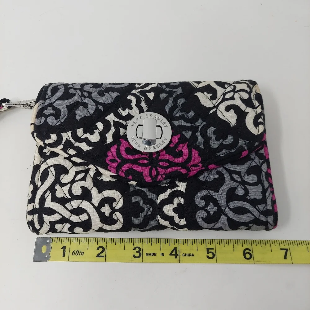 Vera Bradley Canterberry Magenta Turnlock Wallet Wristlet Black Pink Paisley